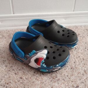 Shark Crocs Kids Size 6